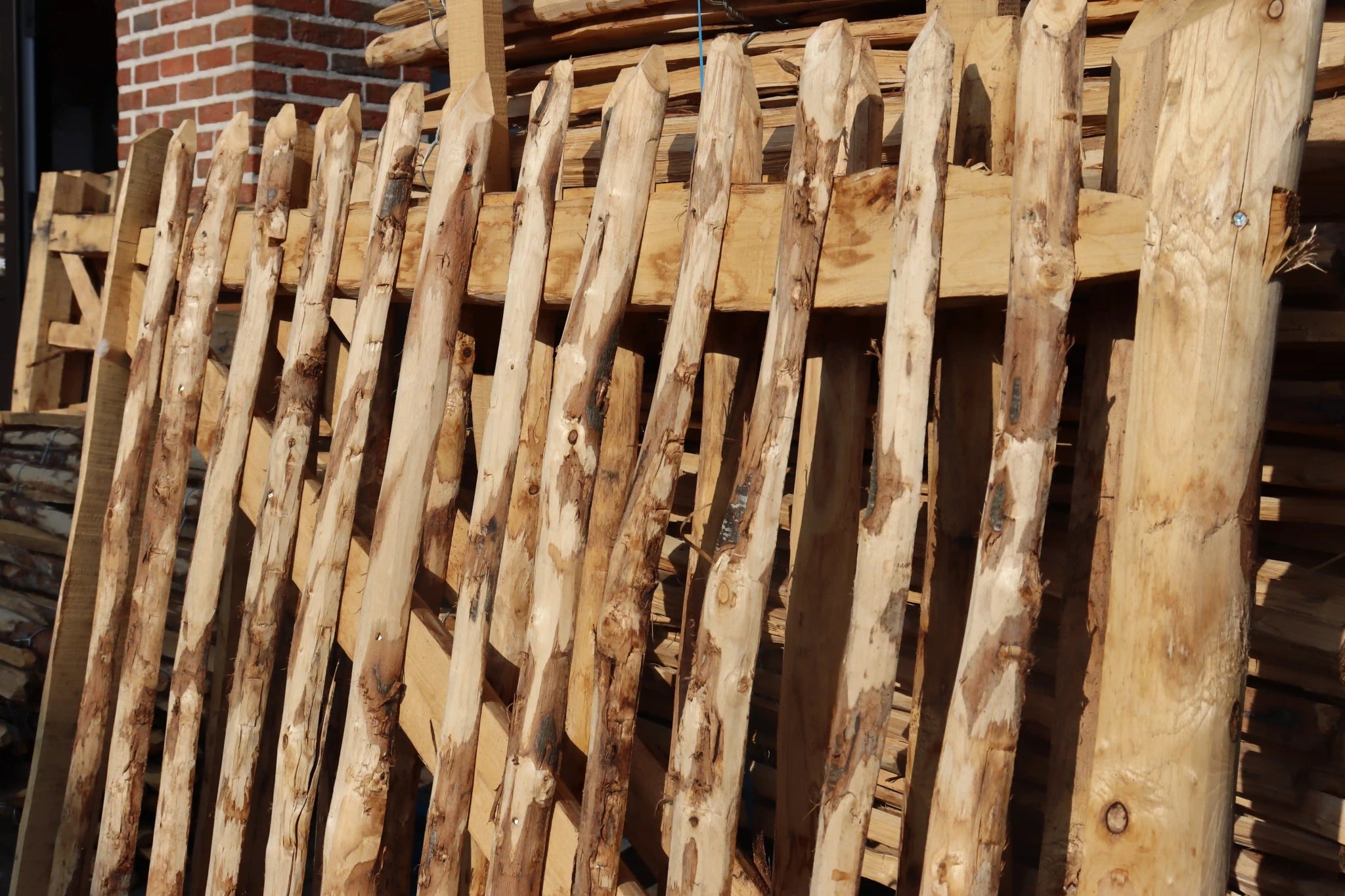 Kastanjehout bewerken en behandelen: wat je moet weten - Natuurhout