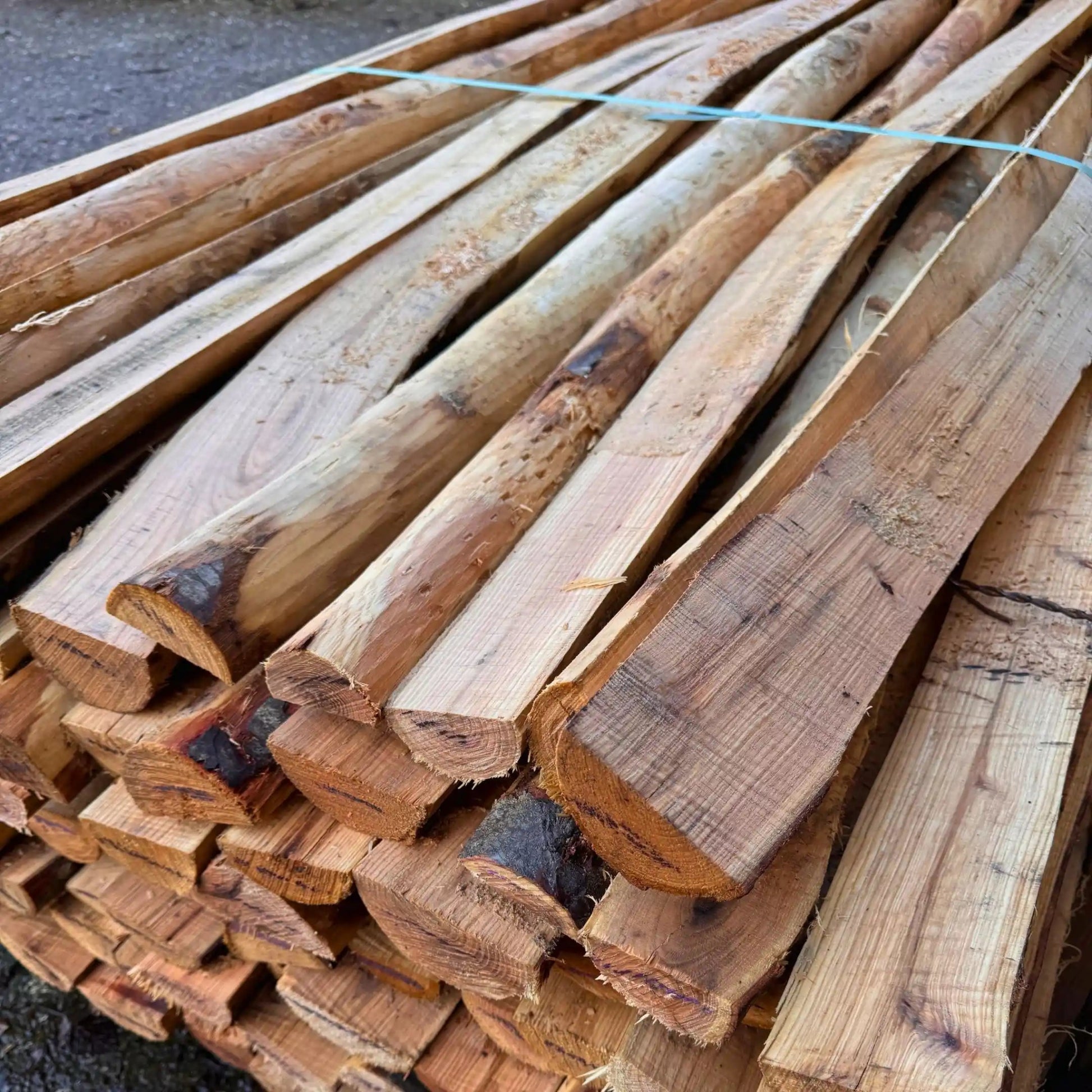 Halfronde palen - Natuurhout