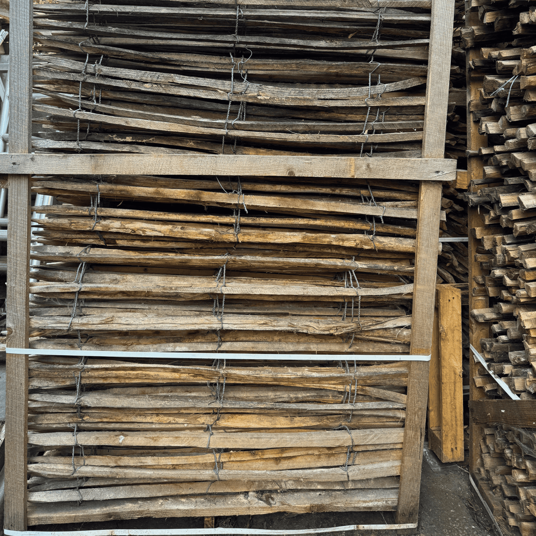 Robinia Hekwerk - 1.20m hoog (7/9cm) - Natuurhout
